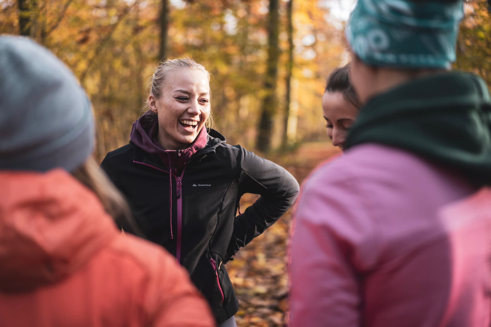 Outdoor Fitness Bootcamp im Park macht Spaß
